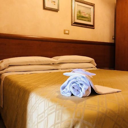 Hotel Casarola - Trigoria Castel di Decima 외부 사진